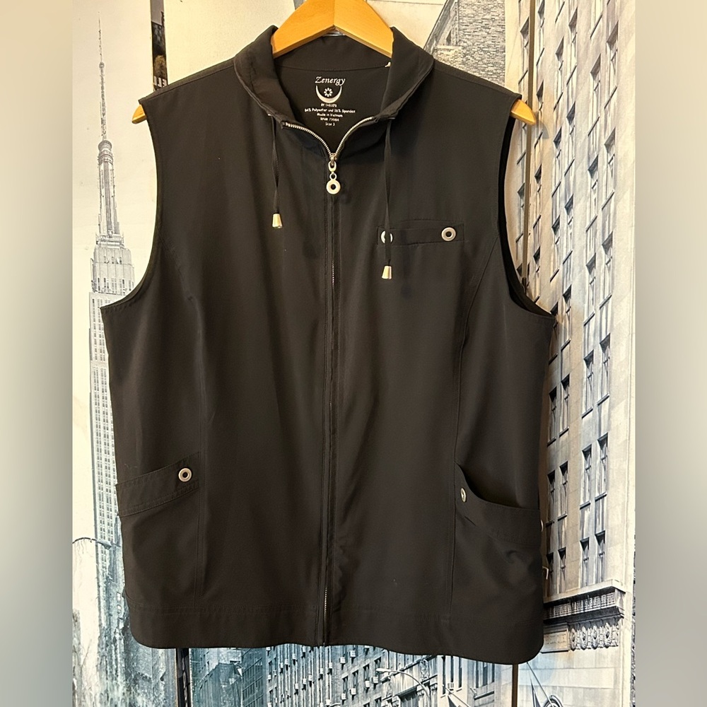 Chico’s Zenergy - Black Sleeveless Zip-Up Vest